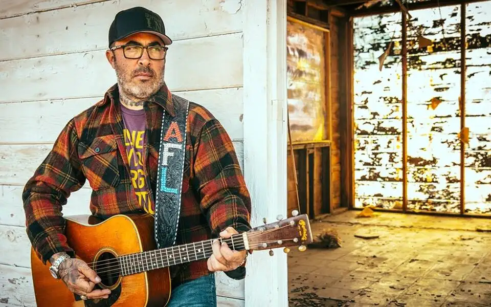 Aaron Lewis & The Stateliners in Concert
