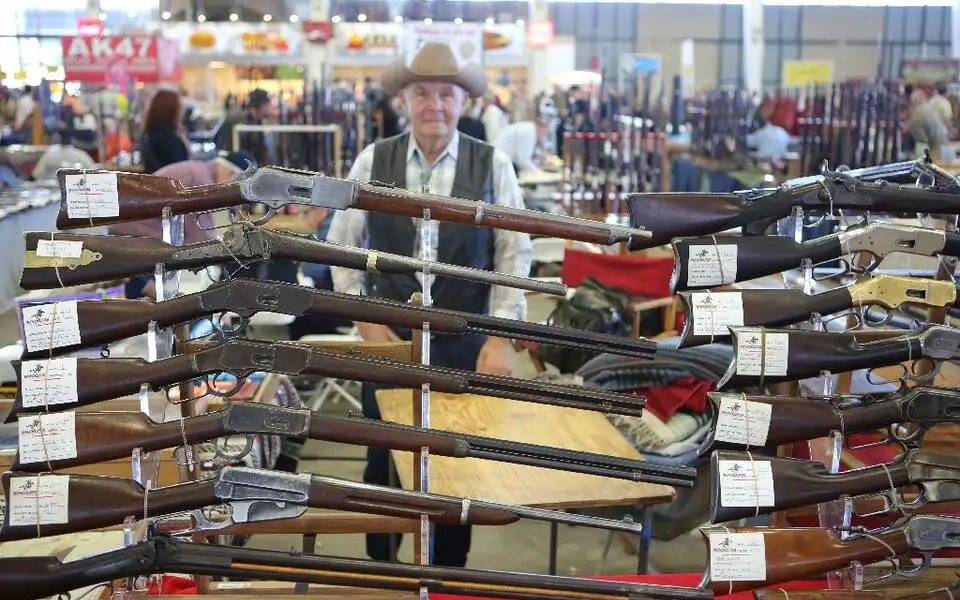 Wanenmacher's Tulsa Arms Show